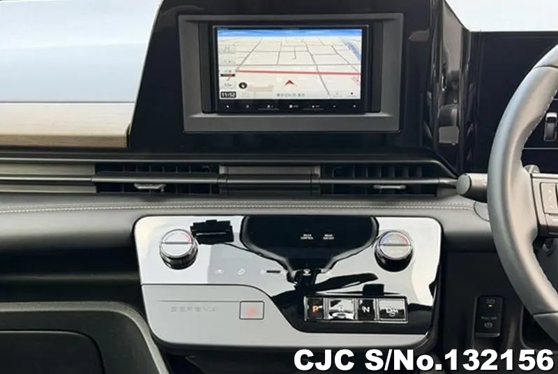 2025 Nissan / Serena Stock No. 132156