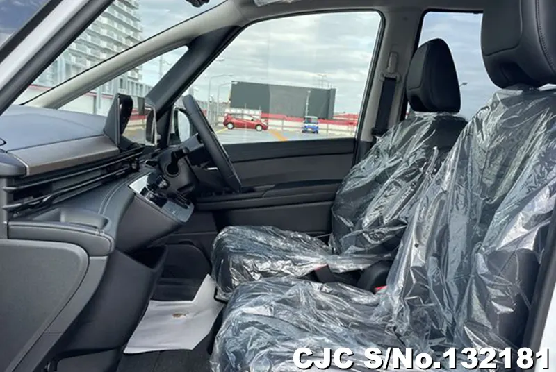 2026 Nissan / Serena Stock No. 132181