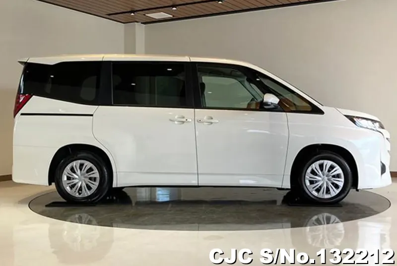 2026 Toyota / Noah Stock No. 132212