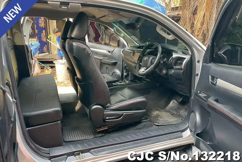 2017 Toyota / Hilux / Revo Stock No. 132218