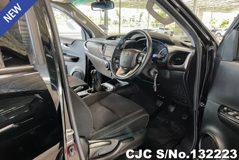 2019 Toyota / Hilux / Revo Stock No. 132223