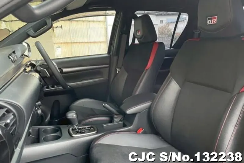 2023 Toyota / Hilux Stock No. 132238