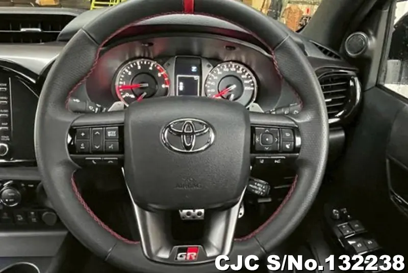 2023 Toyota / Hilux Stock No. 132238