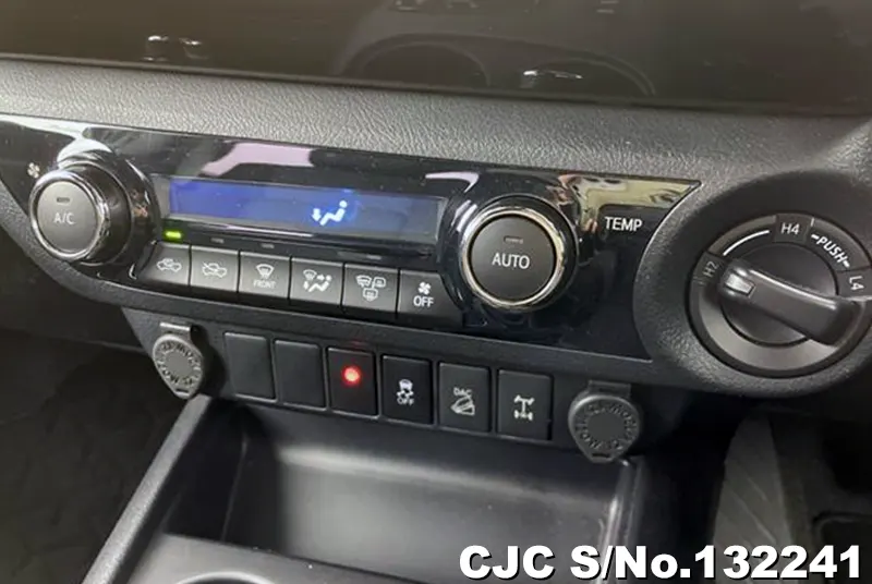 2020 Toyota / Hilux Stock No. 132241