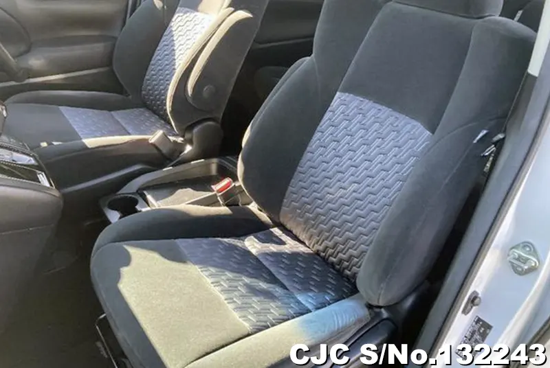 2015 Toyota / Alphard Stock No. 132243