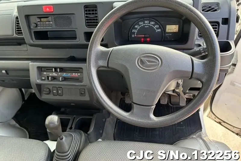 2015 Daihatsu / Hijet Stock No. 132256