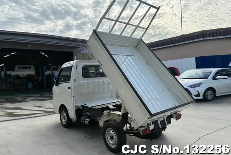 2015 Daihatsu / Hijet Stock No. 132256