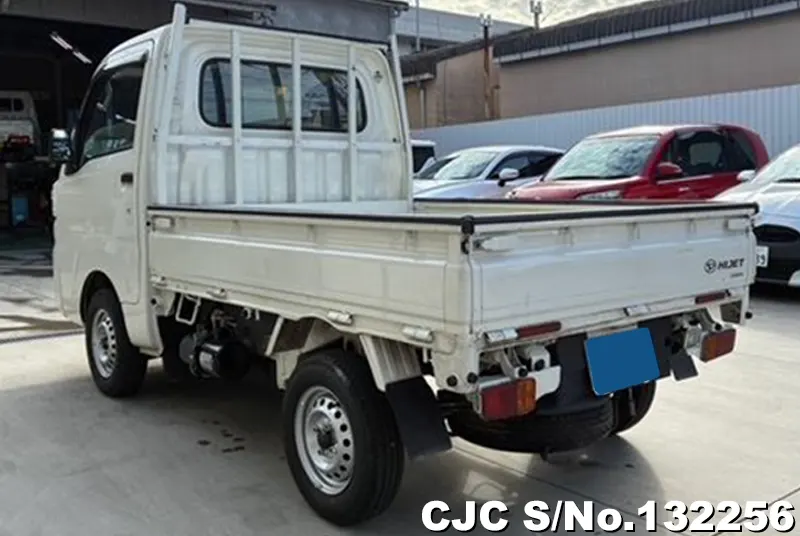2015 Daihatsu / Hijet Stock No. 132256
