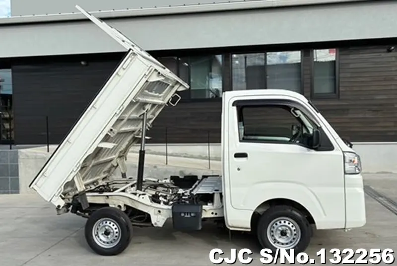 2015 Daihatsu / Hijet Stock No. 132256