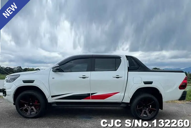 2022 Toyota / Hilux / Revo Stock No. 132260