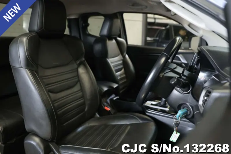 Isuzu D-Max in Gray for Sale Image 5