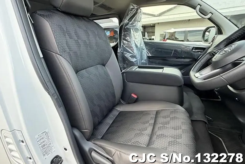 2026 Nissan / Caravan Stock No. 132278