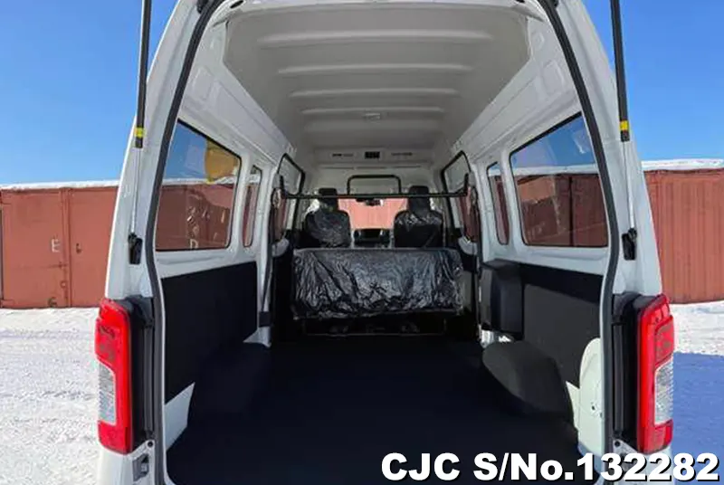 2026 Nissan / Caravan Stock No. 132282