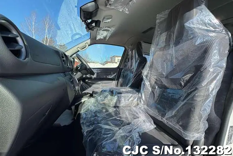 2026 Nissan / Caravan Stock No. 132282