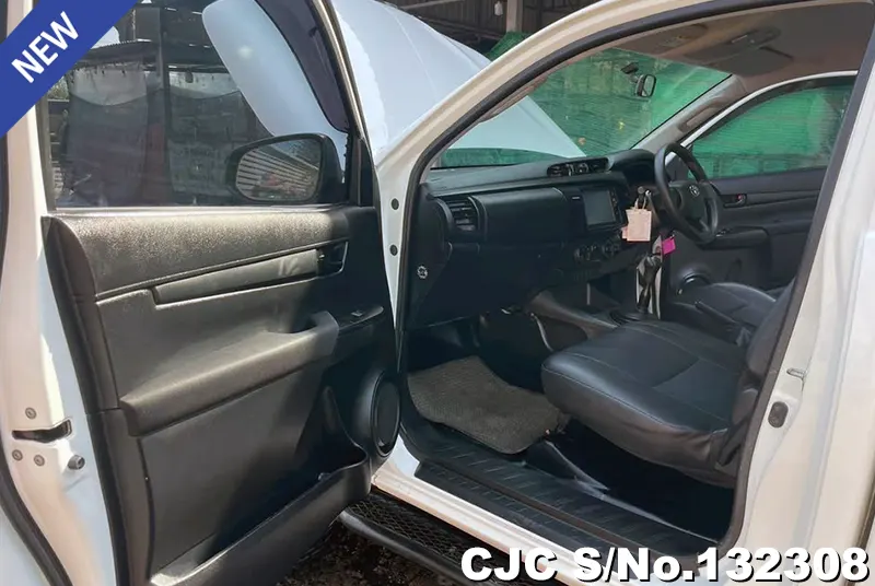 2021 Toyota / Hilux / Revo Stock No. 132308