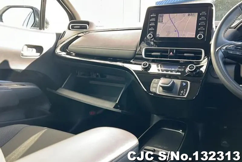 2024 Toyota / Aqua Stock No. 132313