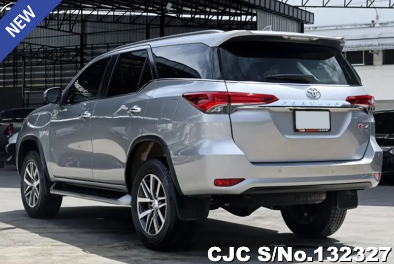 2019 Toyota / Fortuner Stock No. 132327