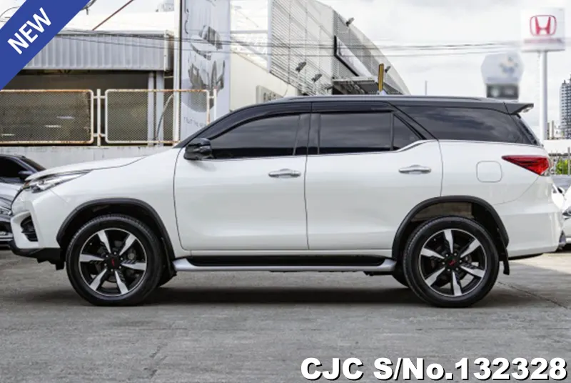 2019 Toyota / Fortuner Stock No. 132328