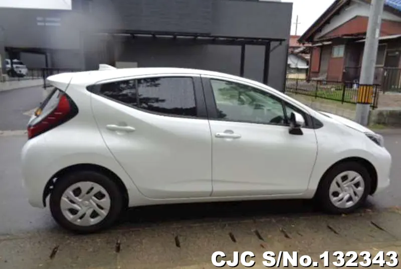 2025 Toyota / Aqua Stock No. 132343