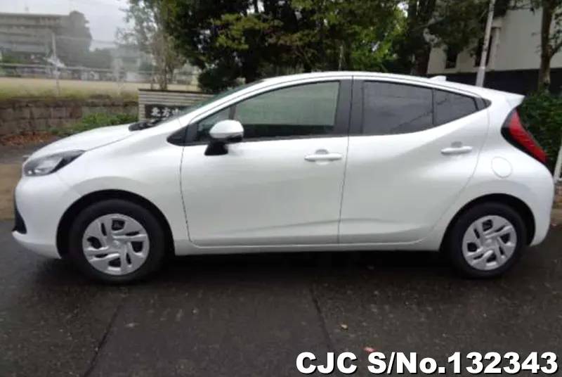 2025 Toyota / Aqua Stock No. 132343