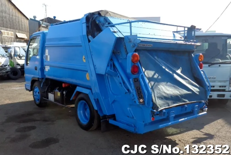 2004 Isuzu / Elf Stock No. 132352
