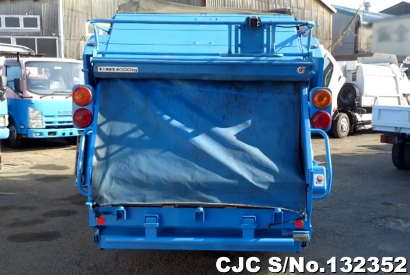 2004 Isuzu / Elf Stock No. 132352