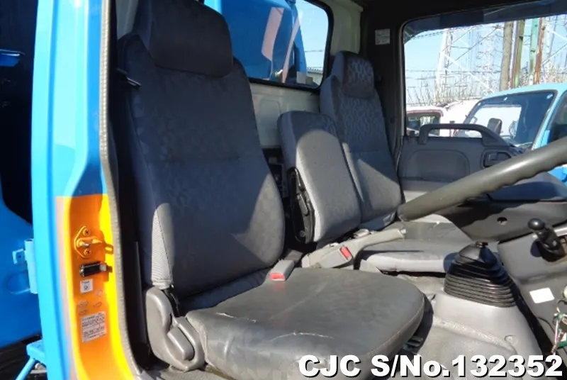 2004 Isuzu / Elf Stock No. 132352