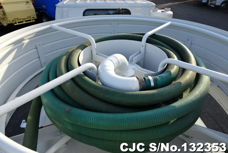 2009 Isuzu / Elf Stock No. 132353