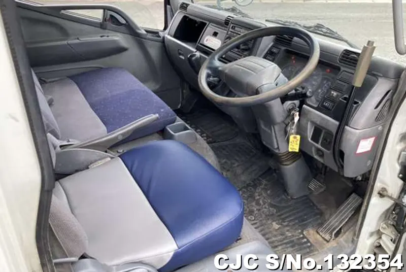 2005 Mitsubishi / Canter Stock No. 132354