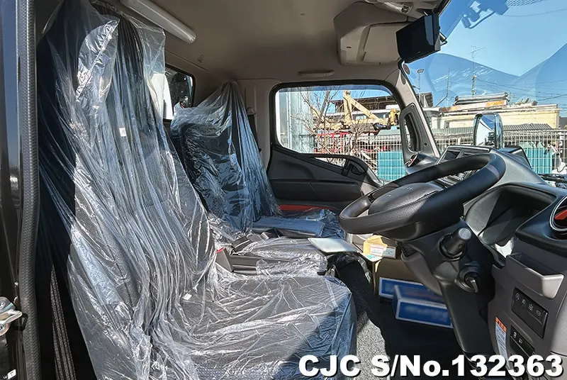 2025 Mitsubishi / Canter Stock No. 132363