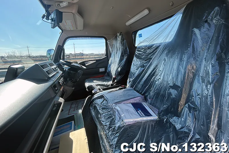 2025 Mitsubishi / Canter Stock No. 132363