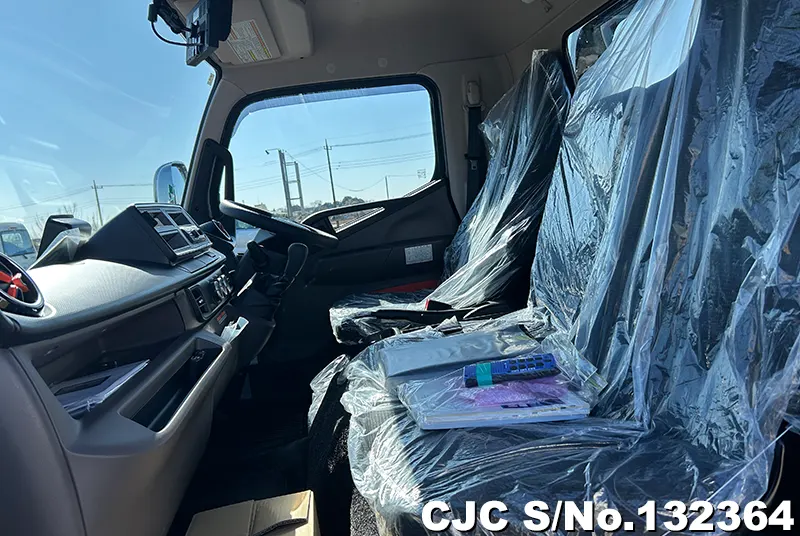 2025 Mitsubishi / Canter Stock No. 132364