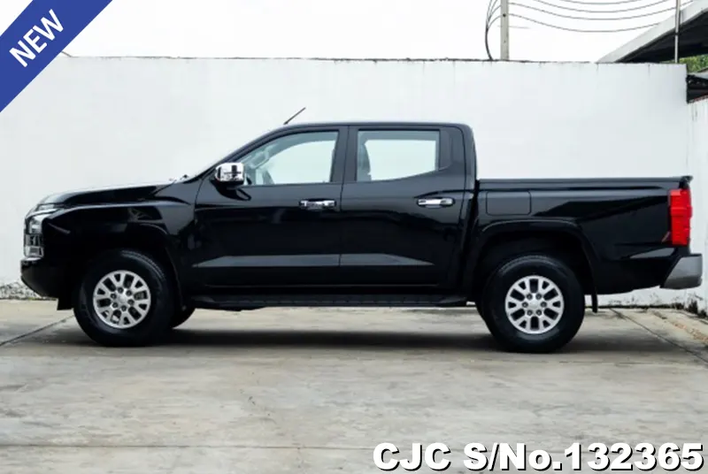 Mitsubishi Triton in Black for Sale Image 4