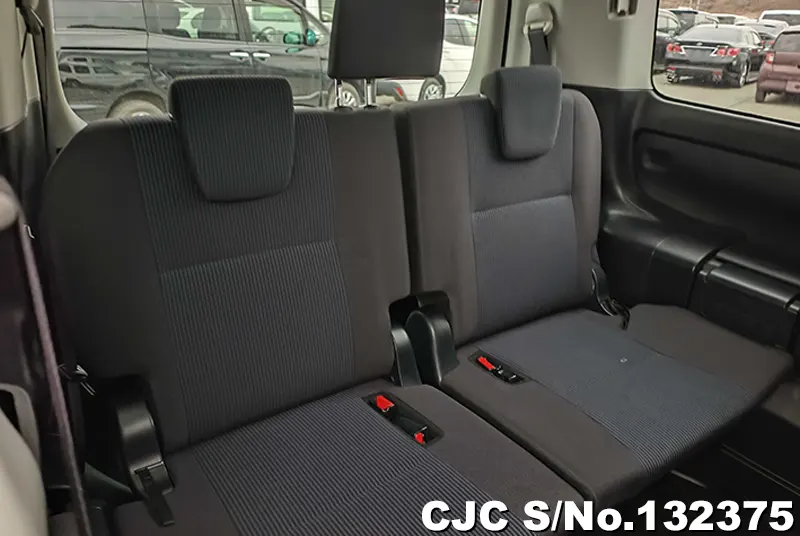 2017 Toyota / Voxy Stock No. 132375