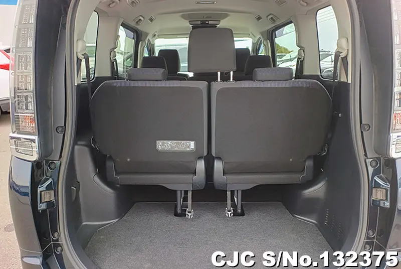 2017 Toyota / Voxy Stock No. 132375