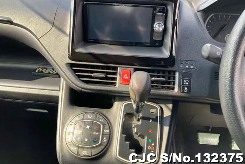 2017 Toyota / Voxy Stock No. 132375