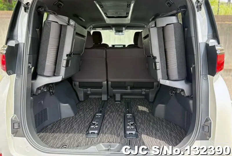 2025 Toyota / Alphard Stock No. 132390