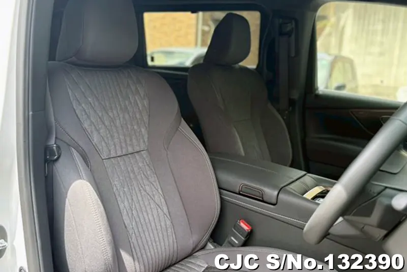 2025 Toyota / Alphard Stock No. 132390