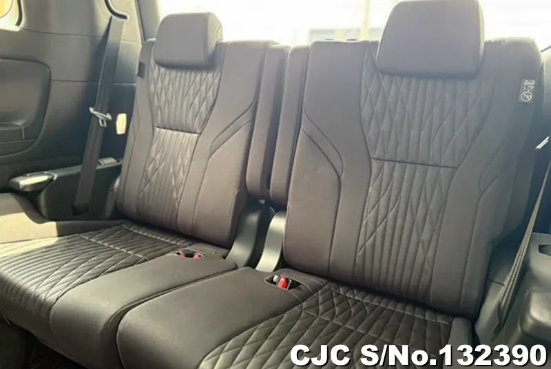 2025 Toyota / Alphard Stock No. 132390