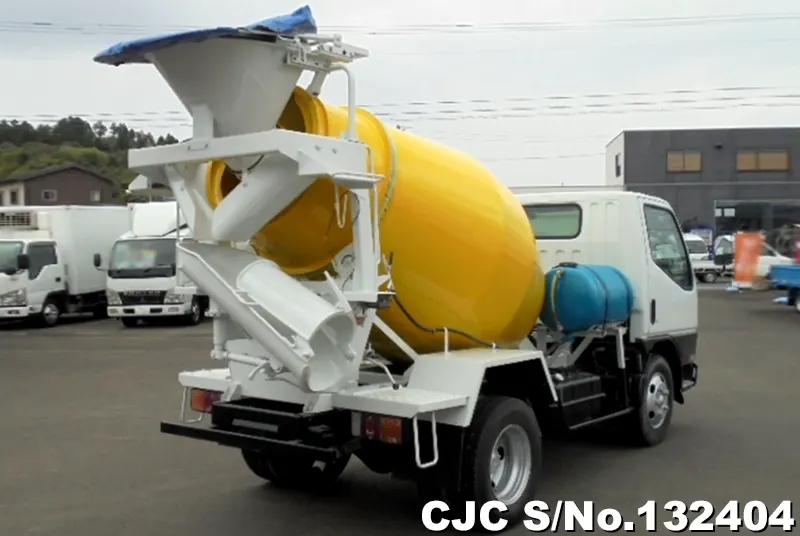 2001 Mitsubishi / Canter Stock No. 132404