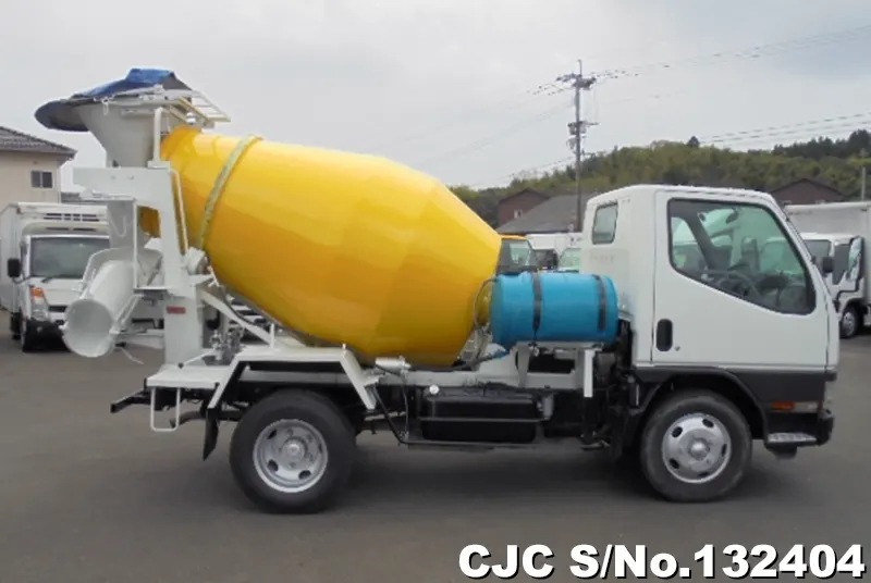 2001 Mitsubishi / Canter Stock No. 132404