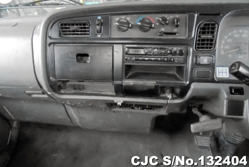 2001 Mitsubishi / Canter Stock No. 132404