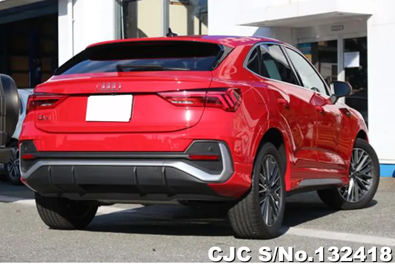 Audi Q3 in Red for Sale Image 2