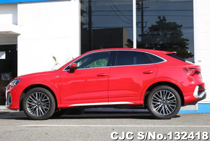 Audi Q3 in Red for Sale Image 7