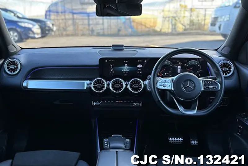 Mercedes Benz GLB Class in Red for Sale Image 10