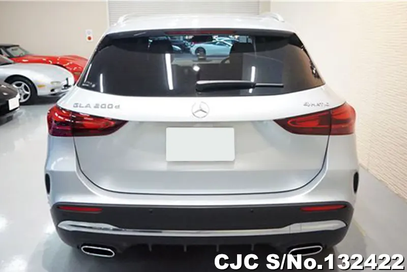Mercedes Benz GLA Class in Silver for Sale Image 3