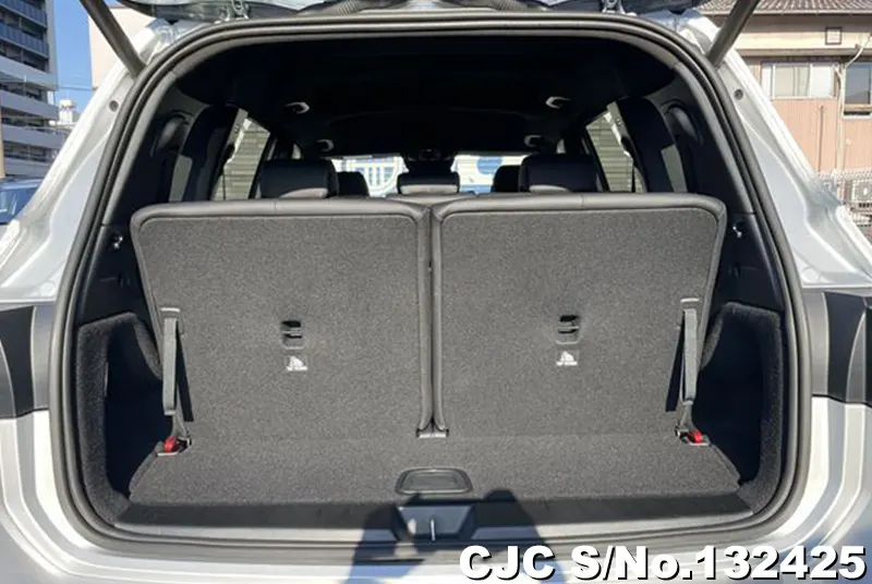 Mercedes Benz GLB Class in Silver for Sale Image 5