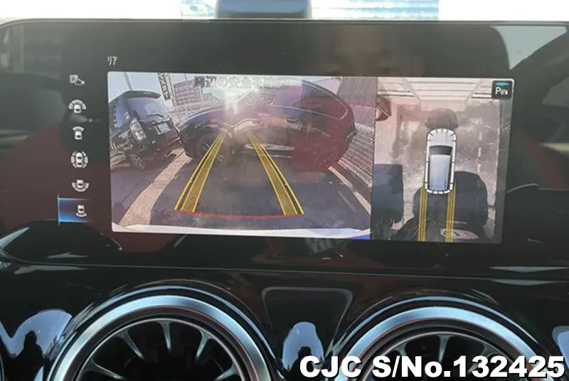 Mercedes Benz GLB Class in Silver for Sale Image 10