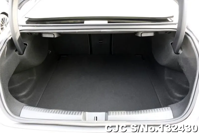 Mercedes Benz CLA Class in Gray for Sale Image 8