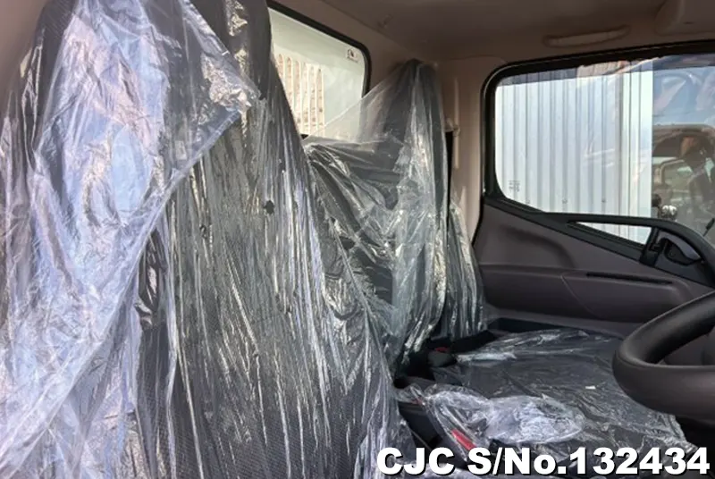 2025 Mitsubishi / Canter Stock No. 132434